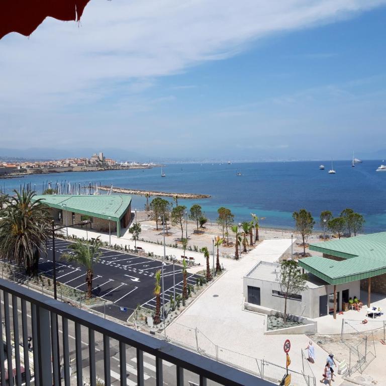 Antibes: A nest perched on the sea! - Apartment mit 1 Schlafzimmer - 2