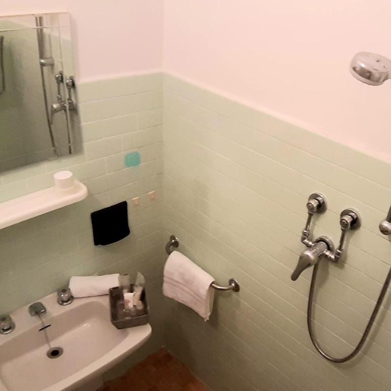 Hotel Eugenio - Camera Quadrupla con Bagno Privato - 6