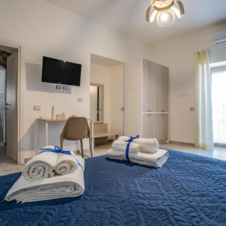 Bebcatia - Camera Matrimoniale con Letto Supplementare - 2