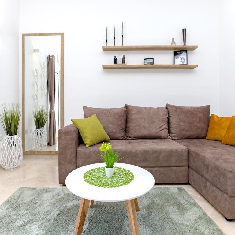 Apartments Marilu - Studio with Garden View - 4