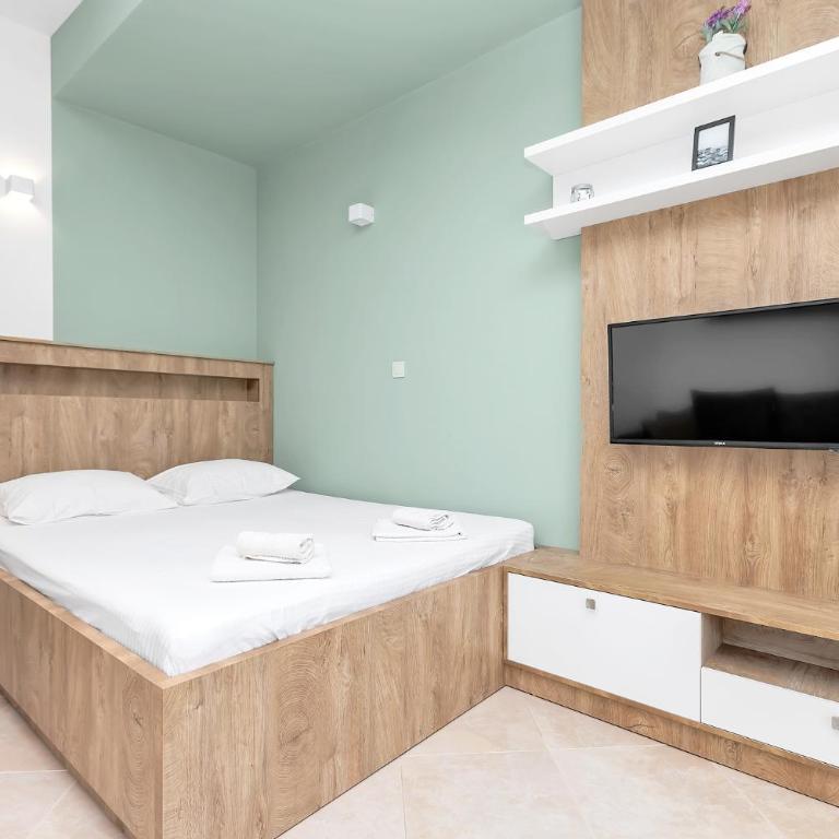 Apartments Marilu - Studio with Garden View - 6
