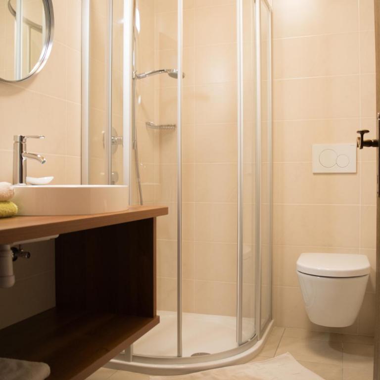 Pension Georgenhof - Doppelzimmer mit Balkon - 6