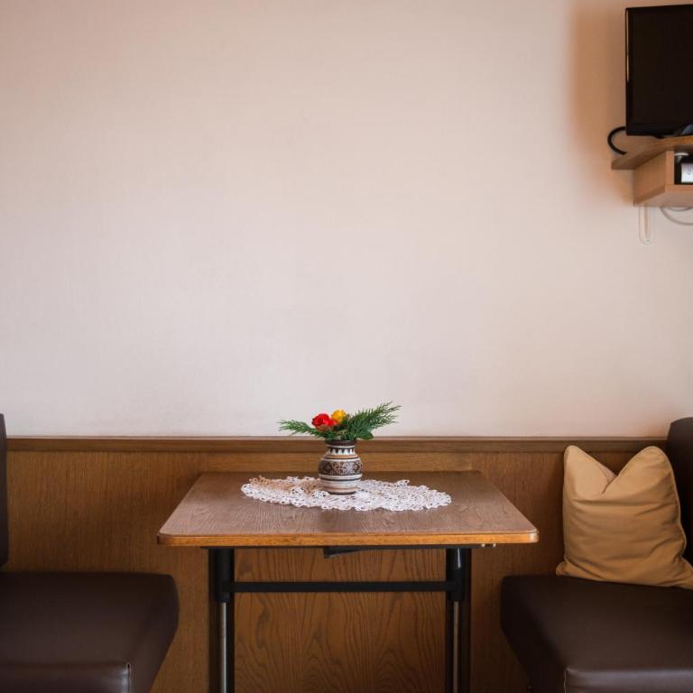 Pension Georgenhof - Doppelzimmer mit Balkon - 4