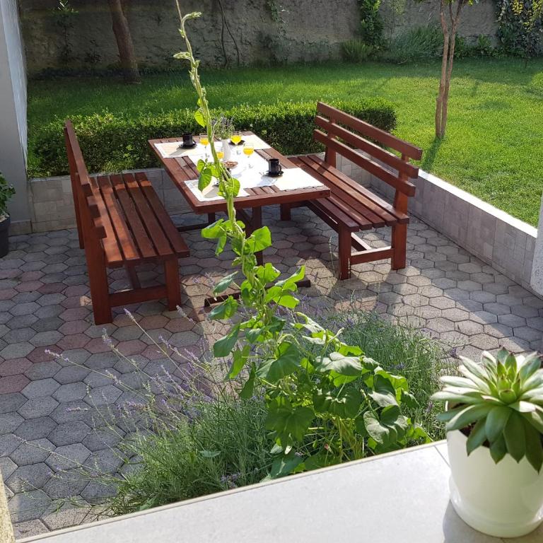 Guest House Nova - Dvokrevetna Soba sa Bračnim Krevetom - 7