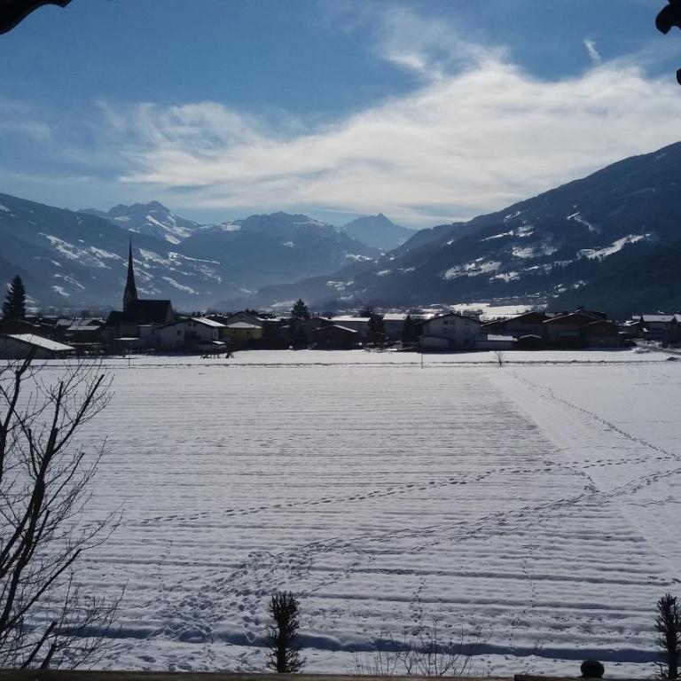 Apart Tyrol - Three-Bedroom Apartment with Balcony - 32