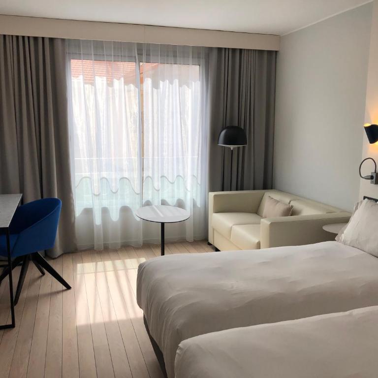 Mercure Ajaccio - Chambre Supérieure avec Deux Lits Simples et Canapé - 4