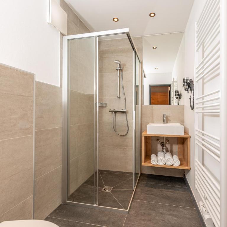Stadtvilla Schladming Boutiquehotel - Deluxe Doppelzimmer mit Stadtblick - 5