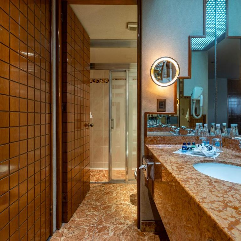 Hotel Beverly - Master Suite - 2