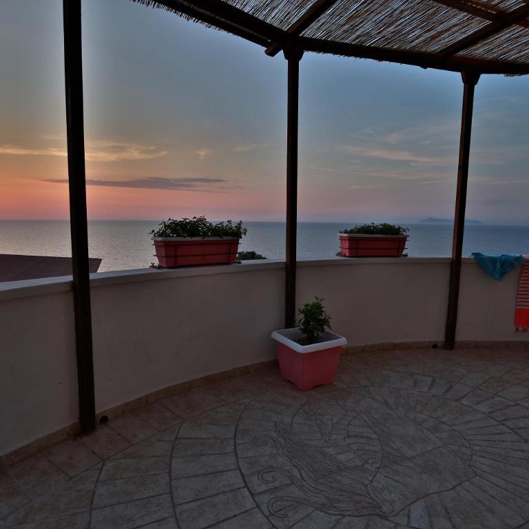 Il Cigno Affittacamere Bed & Breakfast - Camera Matrimoniale con Balcone e Vista Mare - 2