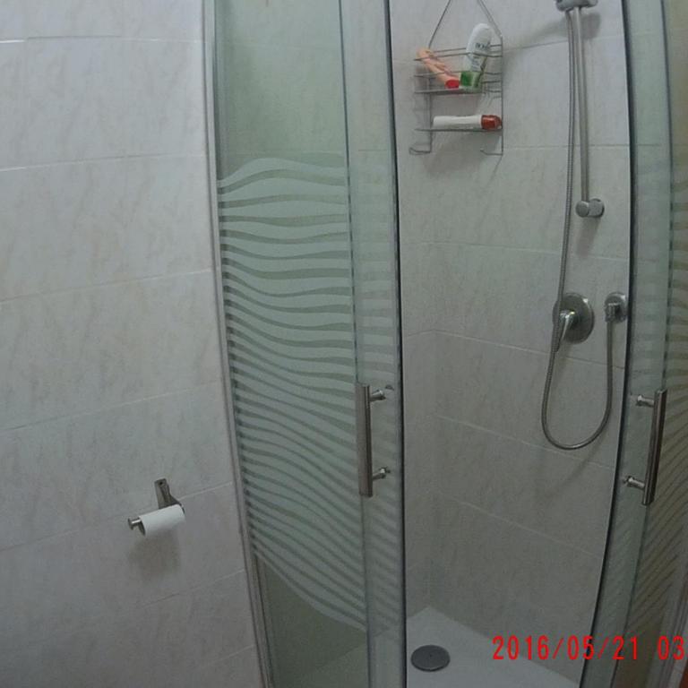 The Caponi Bros - Camera Tripla con Bagno - 3