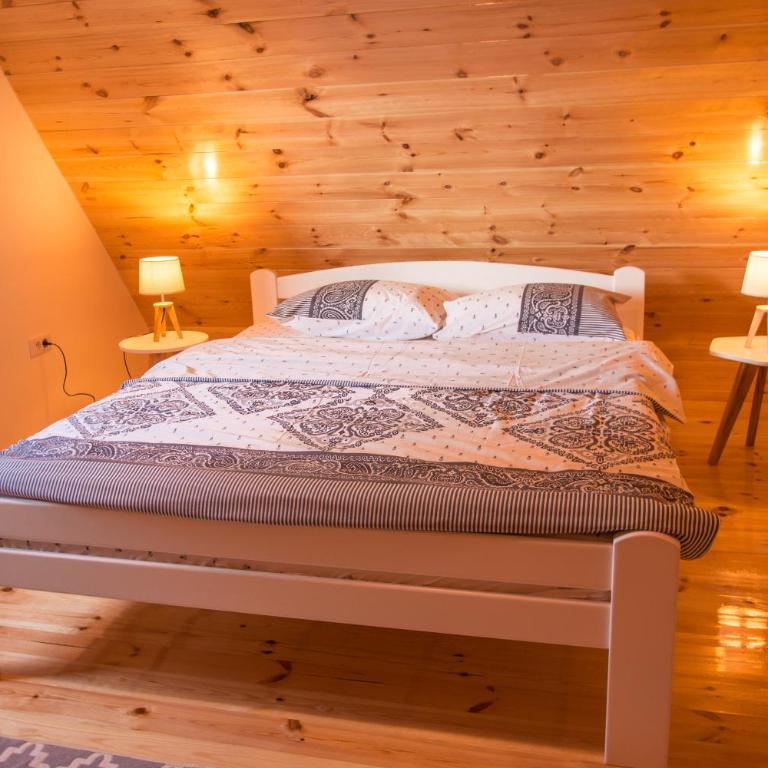 Wood Inn - Two-Bedroom Villa - 12