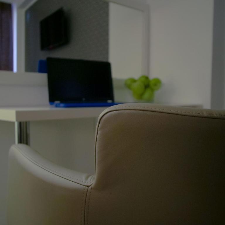 Hotel Slavija Banja Luka - Apartman sa Balkonom - 26