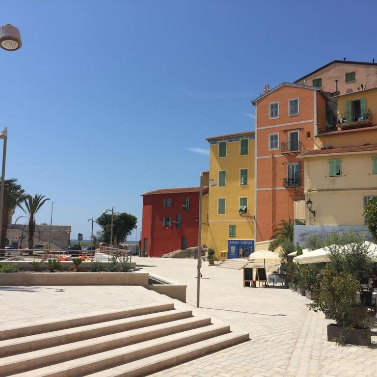 Welcome in the cozy blue nest pedestrian Menton - Studio - 37