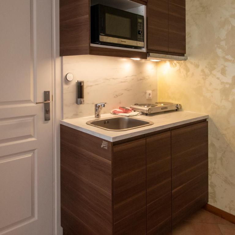 A l'ombre du Palais - Studio avec Terrasse - 10