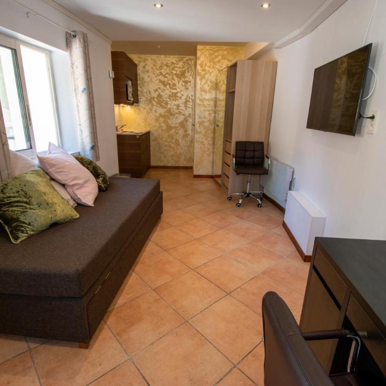 A l'ombre du Palais - Studio avec Terrasse - 16