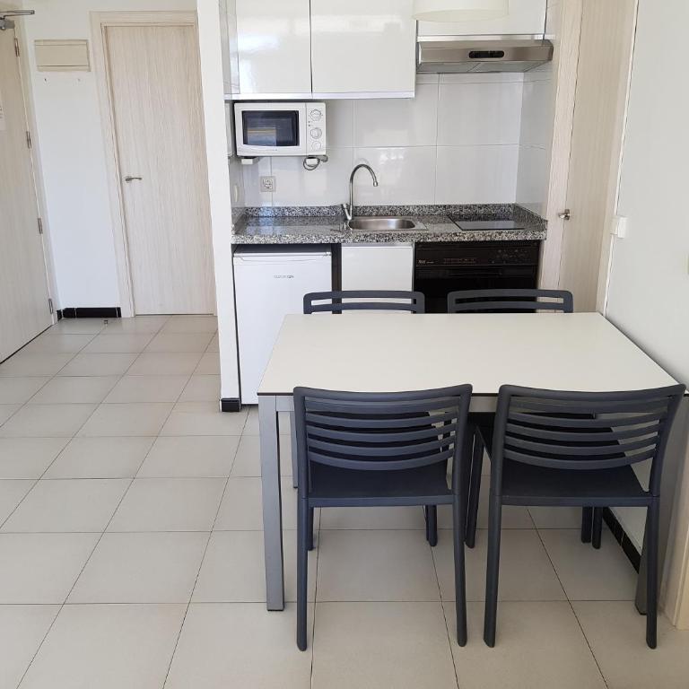 Apartamentos Maria Victoria - Apartamento de 2 dormitorios - 3