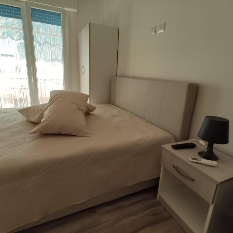 Casa al Mare per Vacanza ZEUS - Camera Matrimoniale con Divano-Letto e Vista Mare - 6