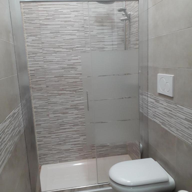 Casa al Mare per Vacanza ZEUS - Camera Matrimoniale con Divano-Letto e Vista Mare - 8