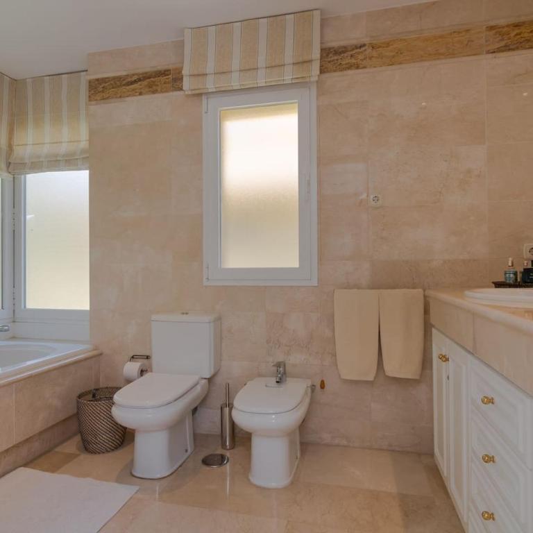 Superb Front Line Location with Heated Pool - Apartamento de 3 dormitorios - 19