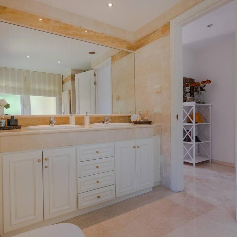 Superb Front Line Location with Heated Pool - Apartamento de 3 dormitorios - 22