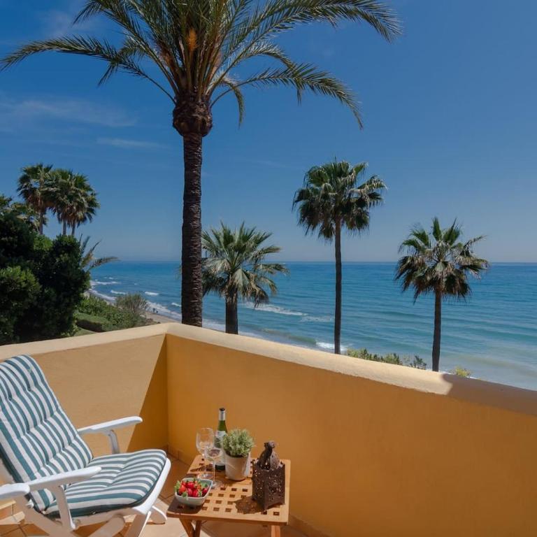 Superb Front Line Location with Heated Pool - Apartamento de 3 dormitorios - 2