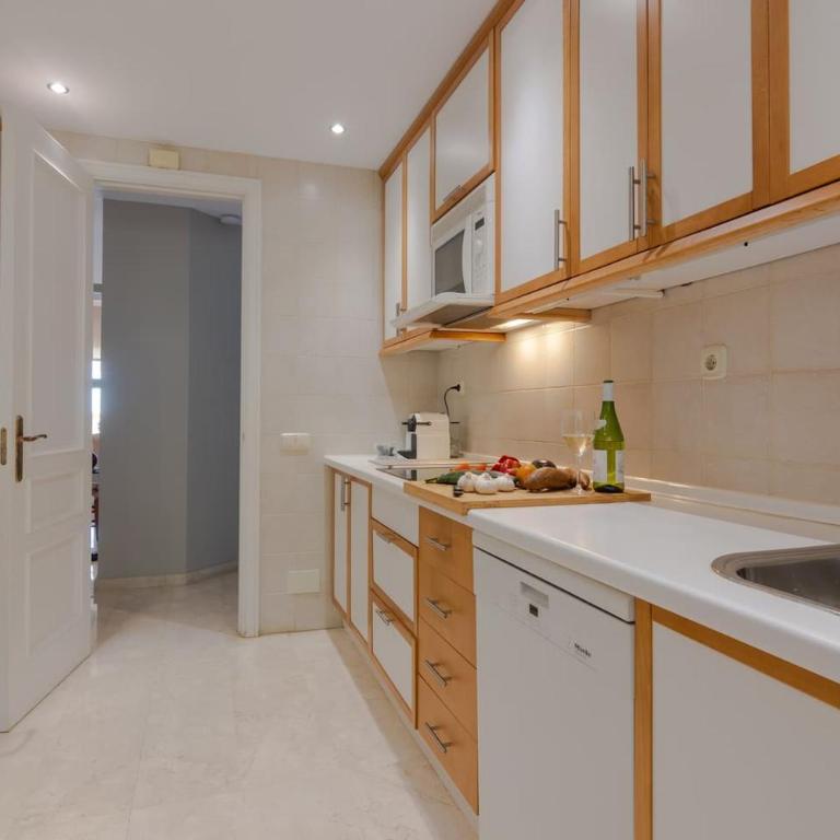 Superb Front Line Location with Heated Pool - Apartamento de 3 dormitorios - 12