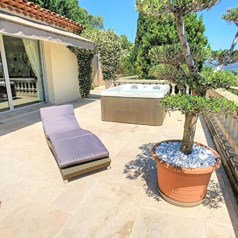 3 Bedrooms Villa near Cannes - Pool & Jacuzzi - Sea View - Villa 3 Chambres (6 Adultes) - 24