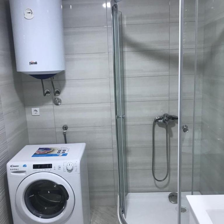 Luda kuća - One-Bedroom Apartment - 5