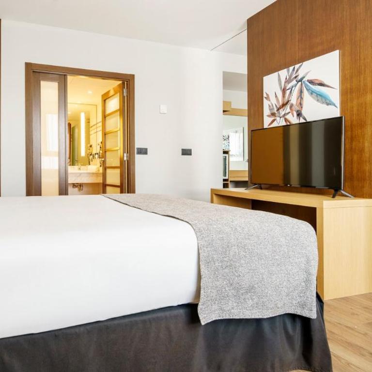 Ilunion Valencia 4 - Superior Double Room - 4