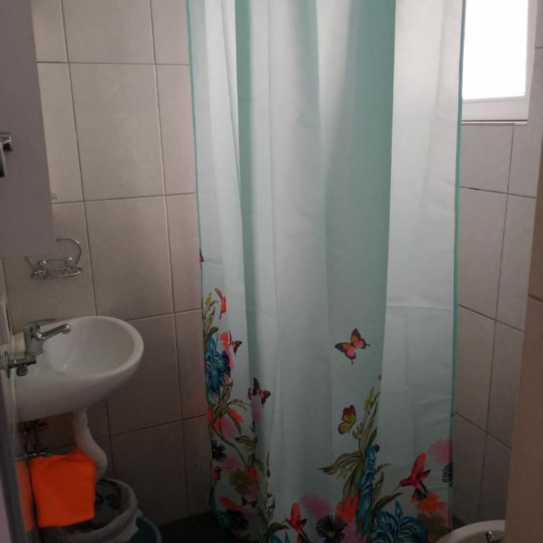 Sara apartments - Double Room with Private Bathroom - 8