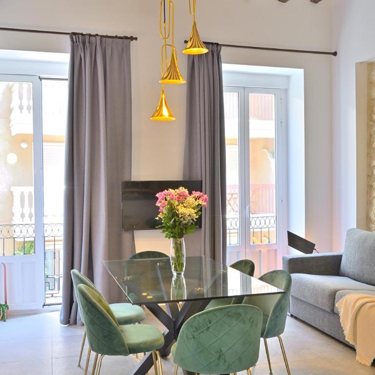 MyFlats Luxury Downtown - Two-Bedroom Apartment - 2