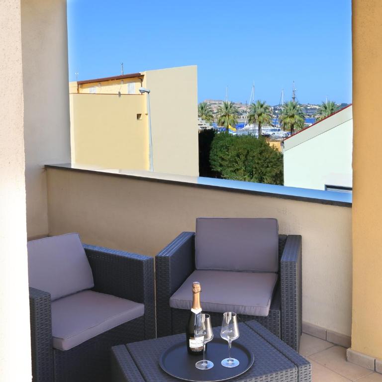 Hotel Milazzo - Camera Matrimoniale Standard con Balcone - 2