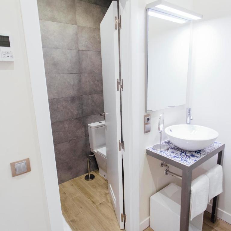 One&Lux Byron Suites - Estudio Deluxe - 1