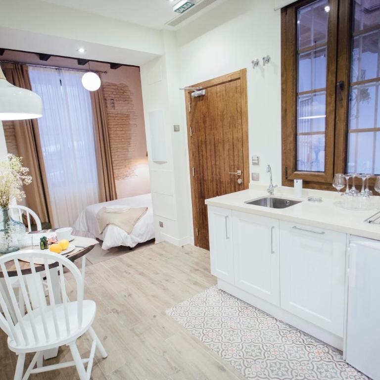 One&Lux Byron Suites - Estudio Deluxe - 4