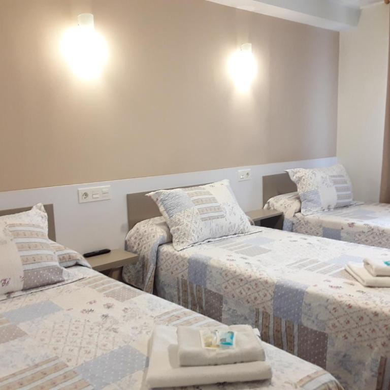 Pension Principado - Triple Room with Bathroom - 3