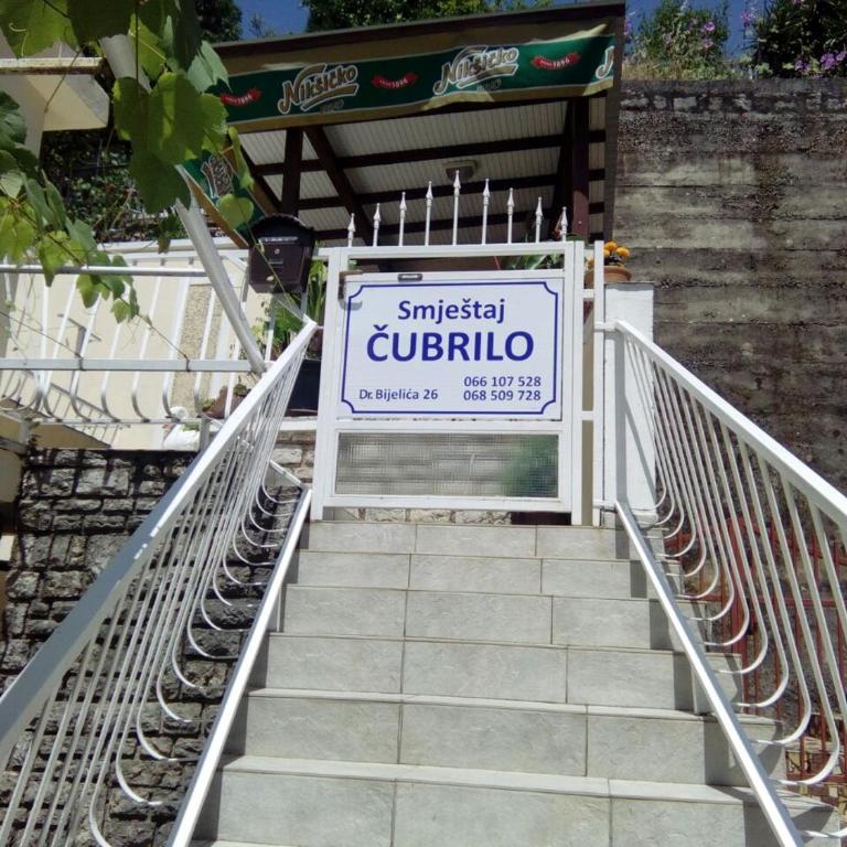 Smjestaj „Cubrilo" - Dvokrevetna Soba sa Bračnim Krevetom i Terasom - 1