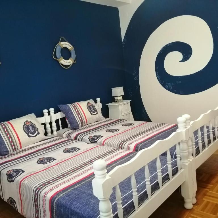 Donna Dervis - Three-Bedroom Apartment - 7