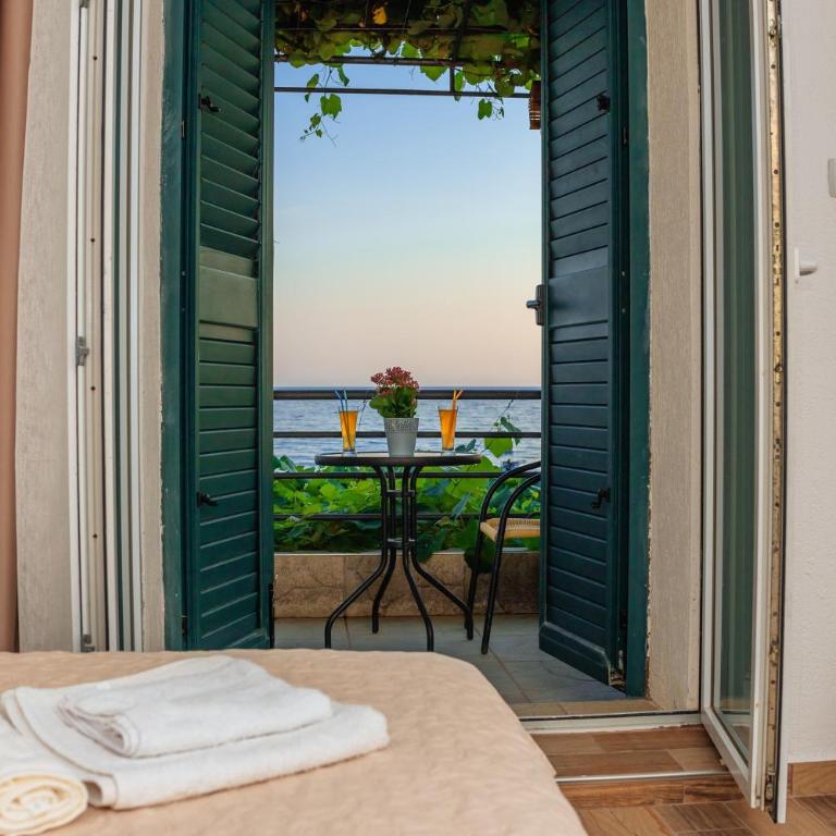 Hotel Savojo - Studio with Sea View - 6