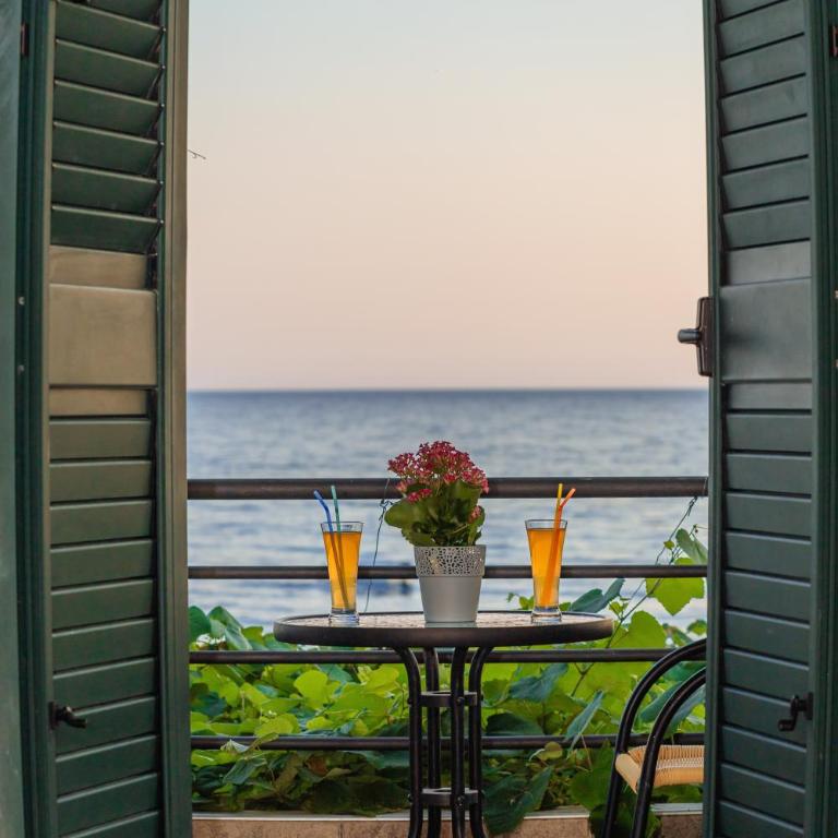 Hotel Savojo - Studio with Sea View - 4