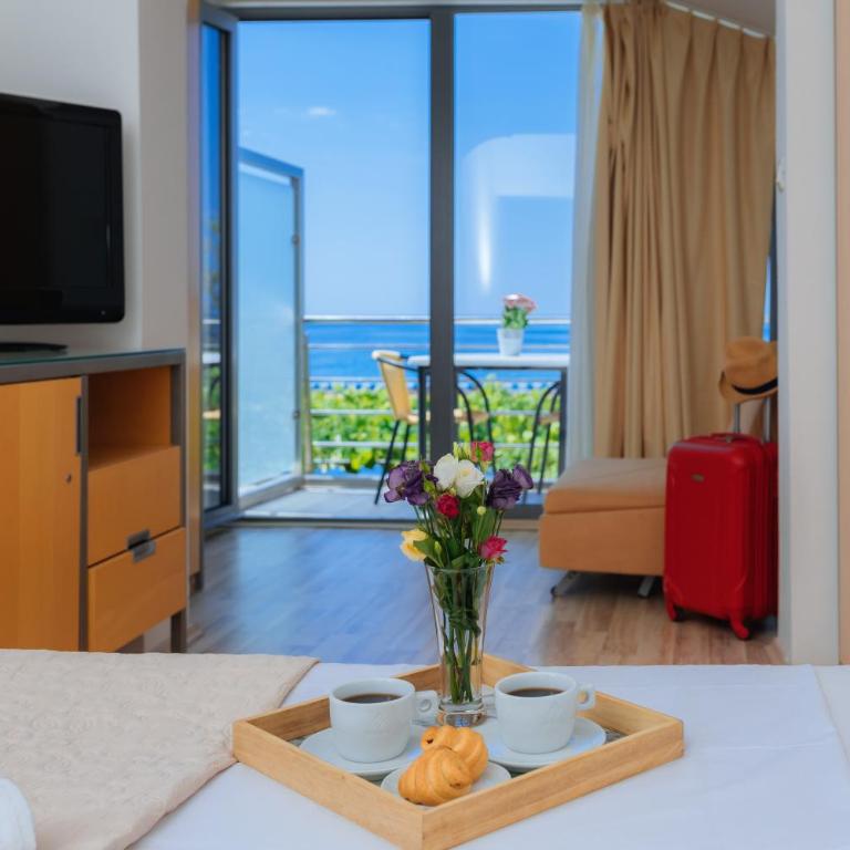Hotel Savojo - Double Room with Balcony and Sea View - 2