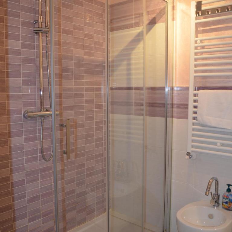 Allegra Toscana - Affittacamere Guest house Arezzo - Junior Suite con Bagno Privato - Corso Italia, 114 - 5