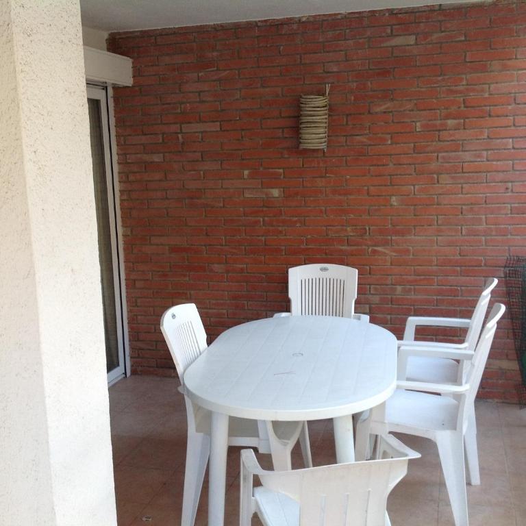 Apartament Turístic Alhambra - Three-Bedroom Apartment - 1