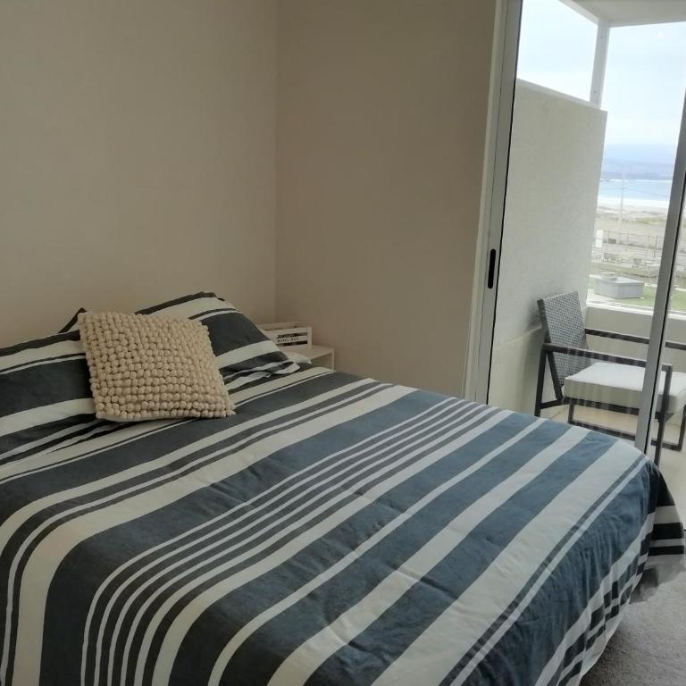 Moderno departamento, inmejorable vista al mar - Three-Bedroom Apartment - 10