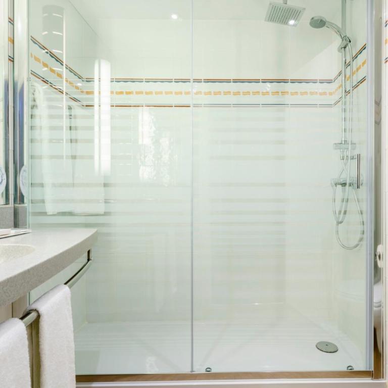 Ilunion Valencia 4 - Standard Double or Twin Room - 1