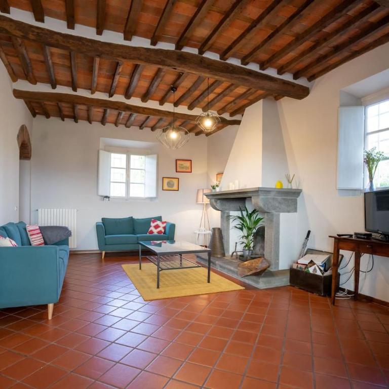 Ampio appartamento completamente rinnovato con vista e piscina - Appartamento con 3 Camere da Letto - 19