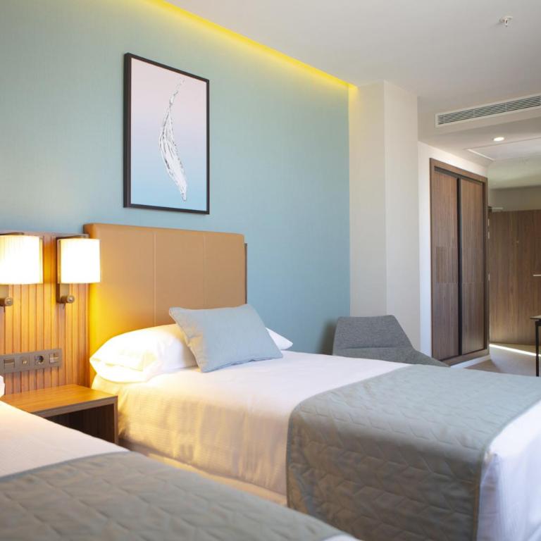 Riu Plaza España - Deluxe Twin - 4
