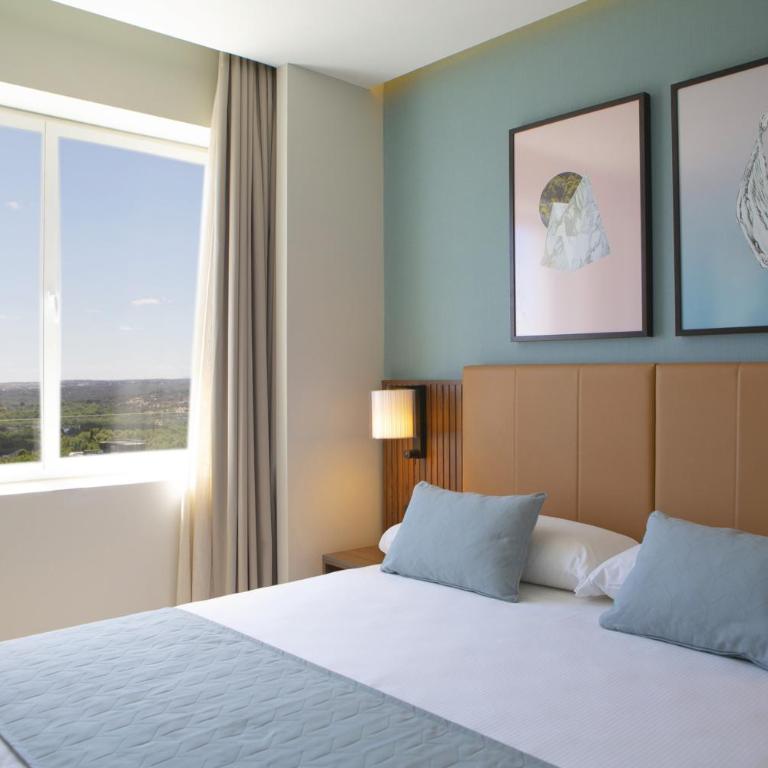 Riu Plaza España - Deluxe Family King Room - 3
