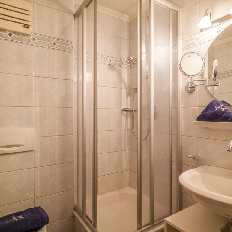 Hotel Viktoria & Landhaus Joggl - Comfort Doppelzimmer - 2