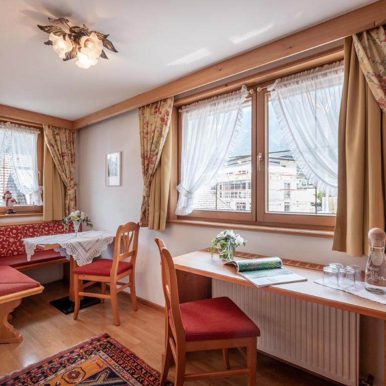 Hotel Viktoria & Landhaus Joggl - Standard Familienzimmer - 21