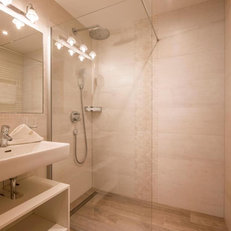 Hotel Viktoria & Landhaus Joggl - Standard Familienzimmer - 1